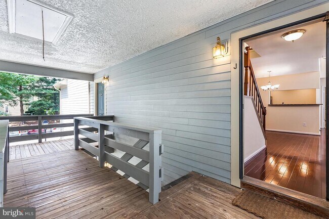 Building Photo - 2225 Lovedale Ln