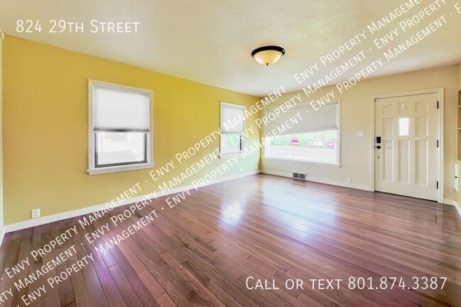 Building Photo - 824 29th St
