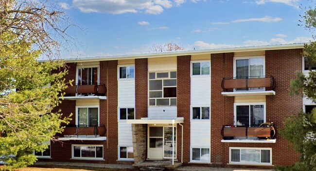 Building Photo - 428 Barrie Pl