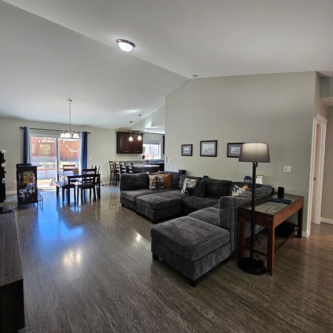 Foto del edificio - Your Perfect Home Awaits – 3 Bed, 2 Bath, ...