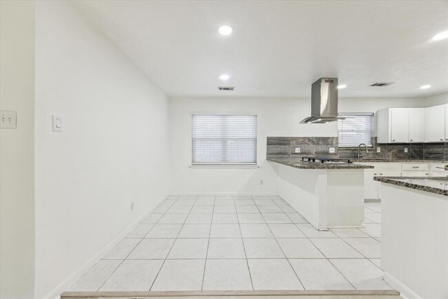 Foto del edificio - 6307 Ash Oak Dr