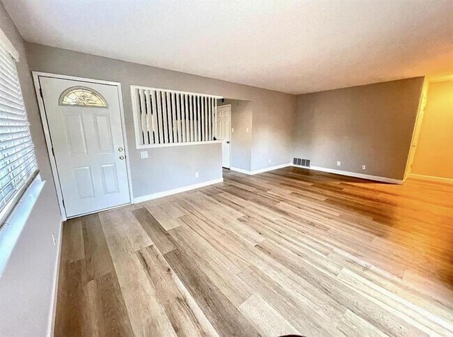 Building Photo - Great Rental Home
