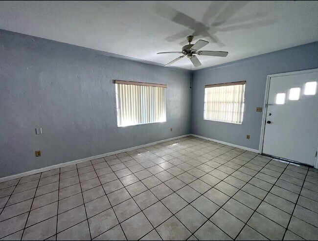 Foto del edificio - 1829 10th St N