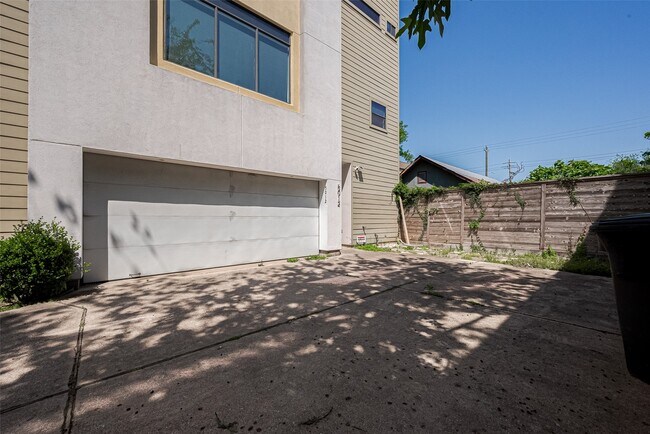 Foto del edificio - 5012 Cornish St