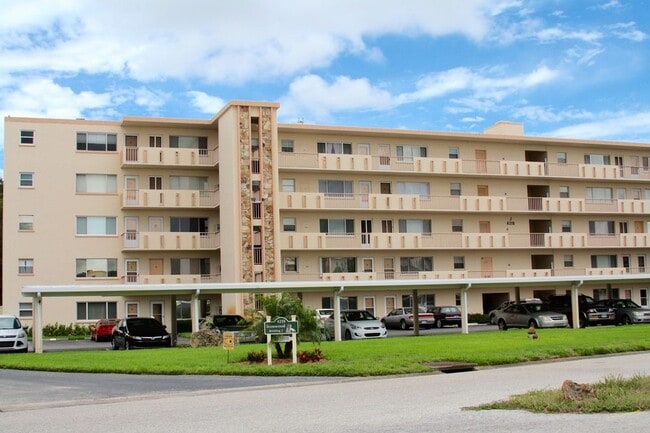 Building Photo - 4210 Ironwood Cir