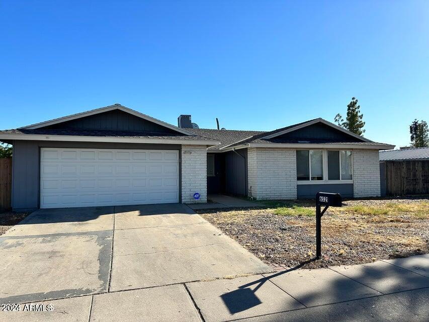 Primary Photo - 6521 Camelback Rd