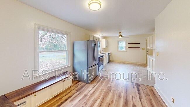 Foto del edificio - 5144 Sunrise Terrace