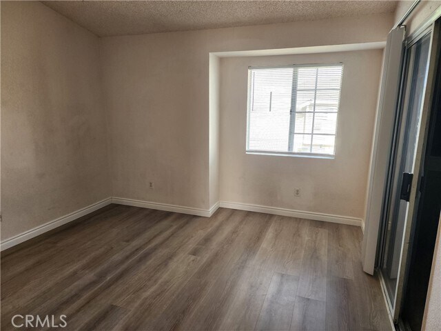 Foto del edificio - 840 E Cedar St