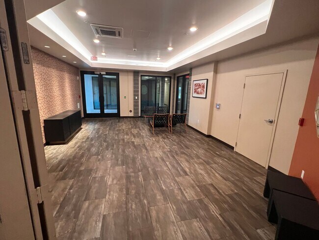 Building Photo - Ho'opili 1 Bed/ 1 Bath/ Tandem Parkings