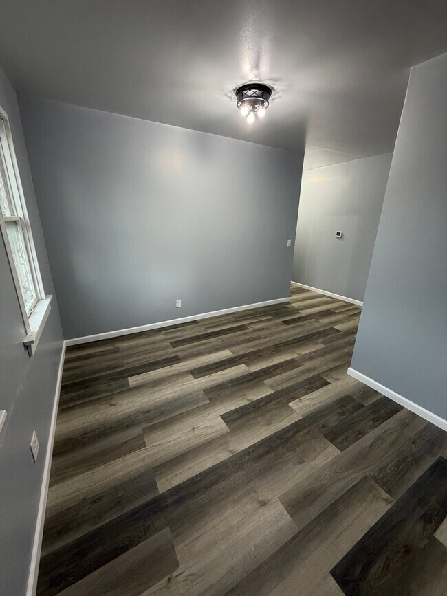Foto del edificio - 1224 E 11th St