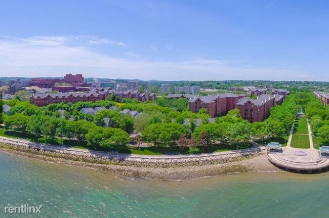 Building Photo - 1 br, 1 bath Apartment - 15 S Point Drive