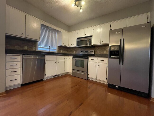 Foto del edificio - 10921 Jersey Ct N