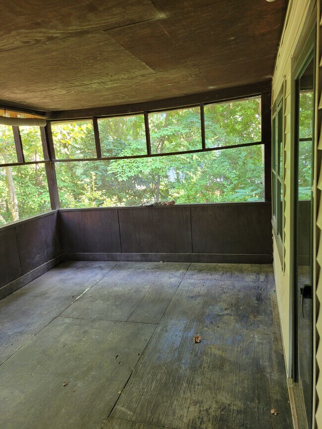 Foto del edificio - 909 Sherwood Dr