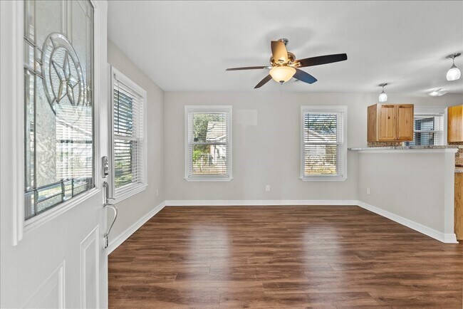 Foto del edificio - 120 Illinois Ave