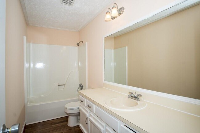 Building Photo - 2563 Valley Hill Dr