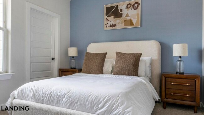 Foto del edificio - 1270 Hillcrest Dr