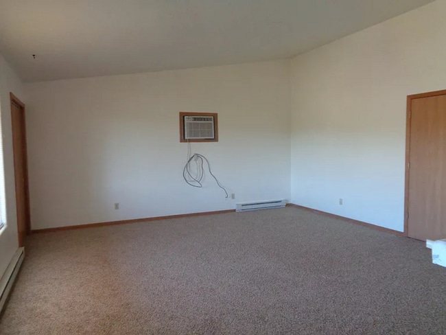 Building Photo - 1854 Hillsview Dr