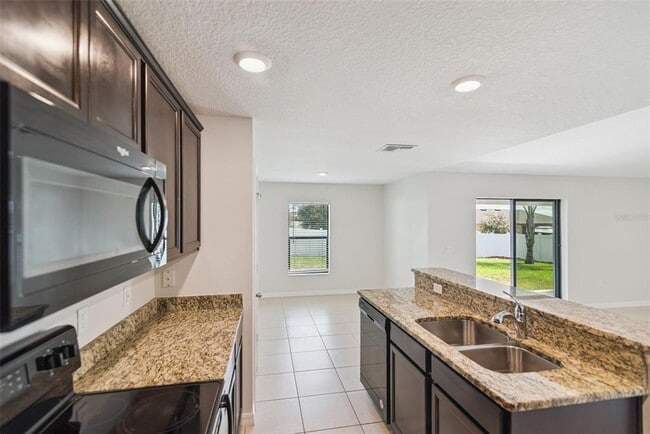 Building Photo - 1975 Piedmont Ct