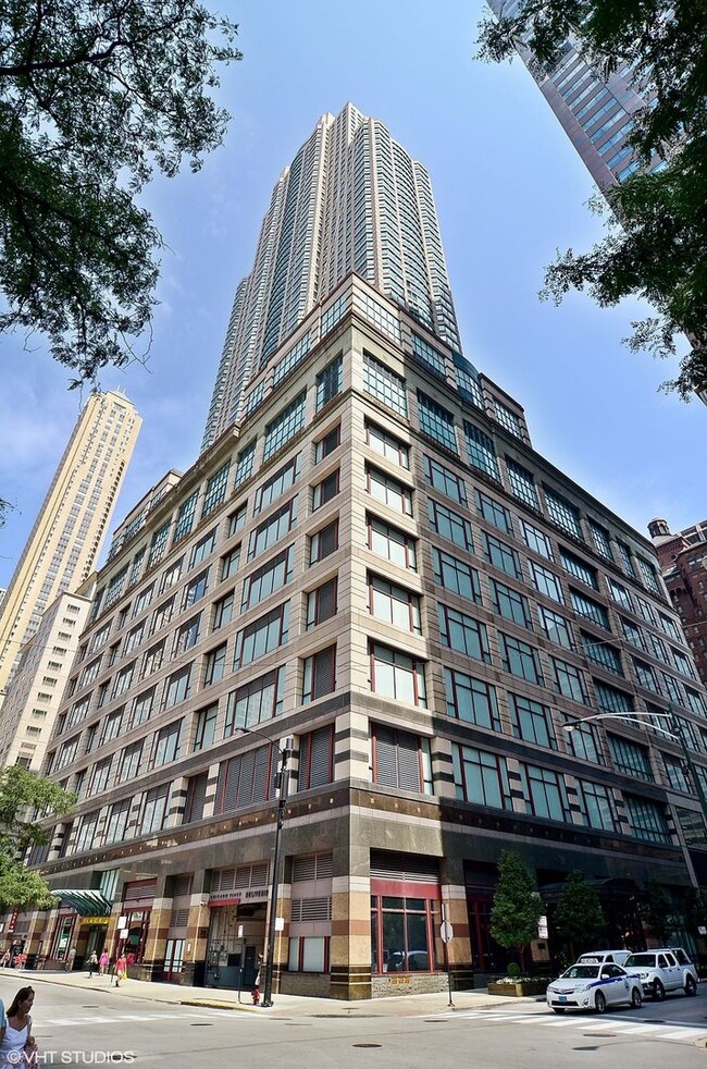 Building Photo - 100 E Huron St