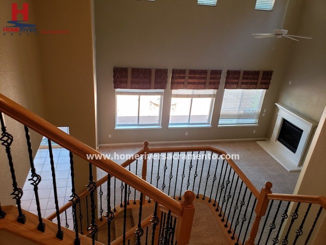 Building Photo - 1242 Villagio Dr