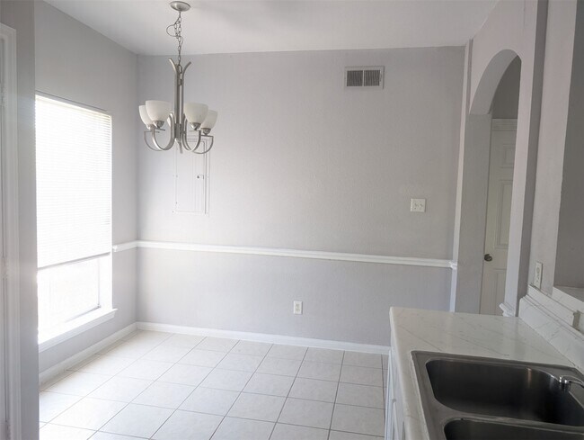 Building Photo - 6289 Wilcrest Dr