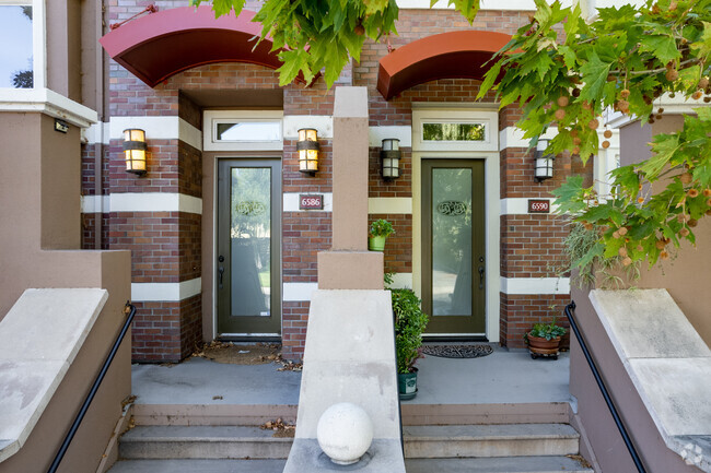 Building Photo - Building 3