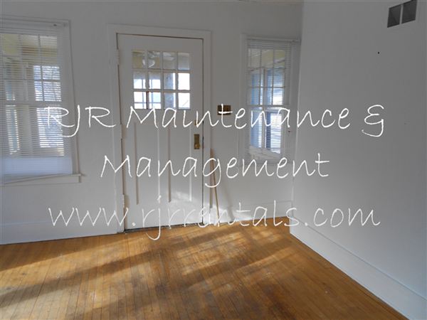 Foto del edificio - 301 E Avenue C