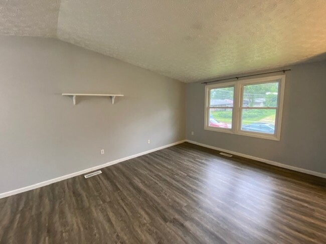 Building Photo - 3789 Caracas Dr