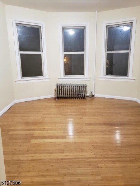 Building Photo - 571 Walnut St