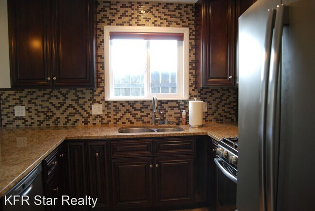 Building Photo - 3 br, 2 bath House - 1116 Persimmon Avenue