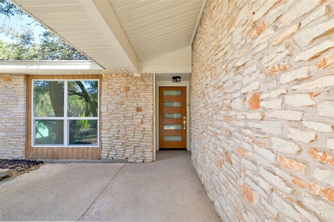 Building Photo - 402 Mulberry Dr