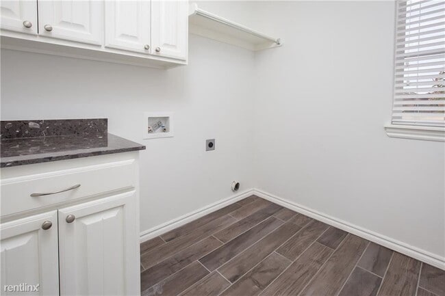 Building Photo - 3 br, 2 bath House - 7034 Cherokee Crossin...