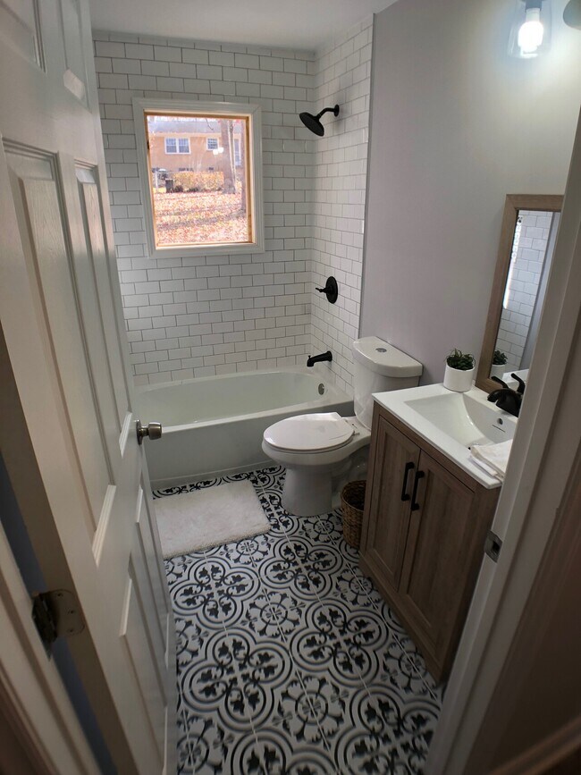 Foto del edificio - 500 E. Hill Drive