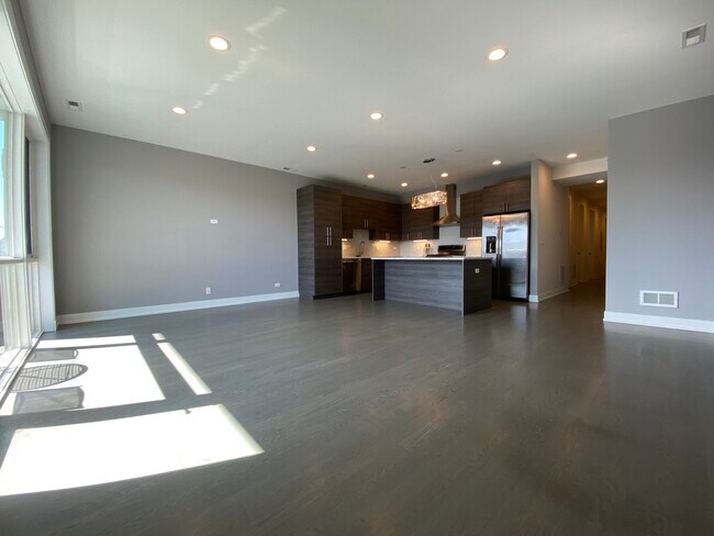 Foto del edificio - 2054 W Chicago Ave