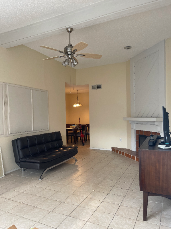 Foto del edificio - 9258 Forest Ln