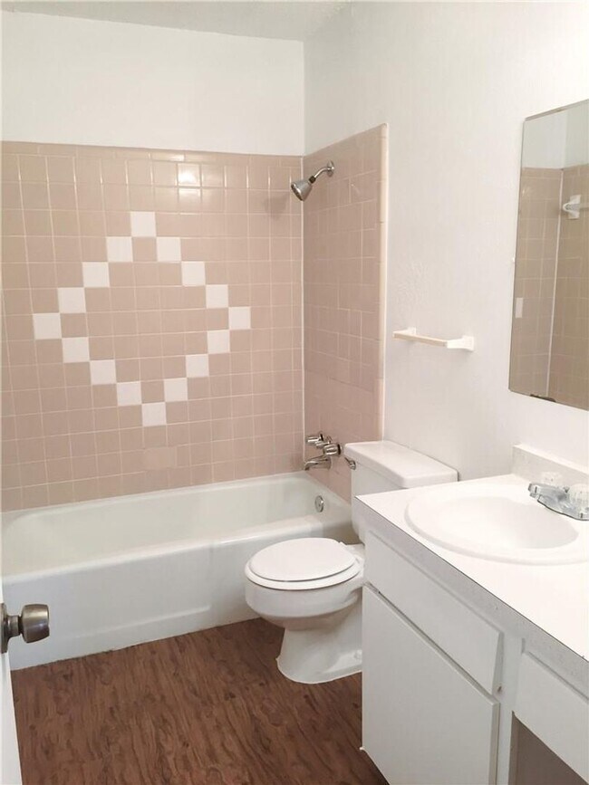 Foto del edificio - 6840 Margaret Dr