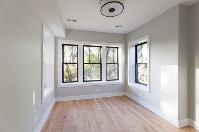 Foto del edificio - 2112 N Campbell Ave