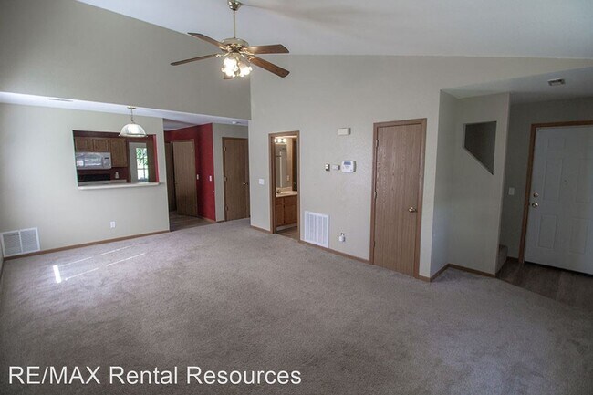 Foto del edificio - 3 br, 2 bath House - 677 W Country Squire Ct