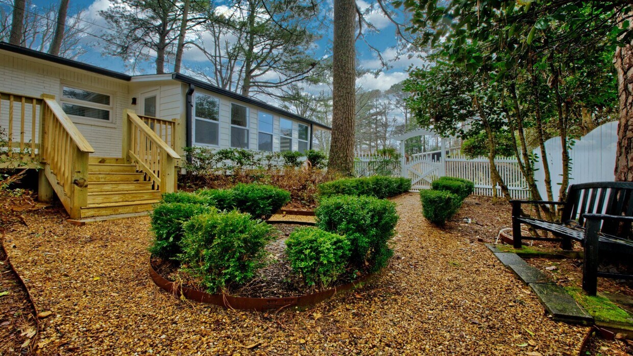 Primary Photo - 3741 Greenhill Dr
