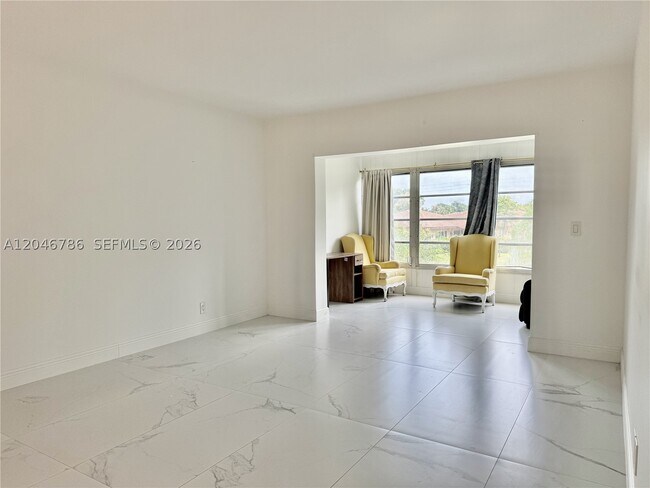 Foto del edificio - 14790 Bonaire Blvd