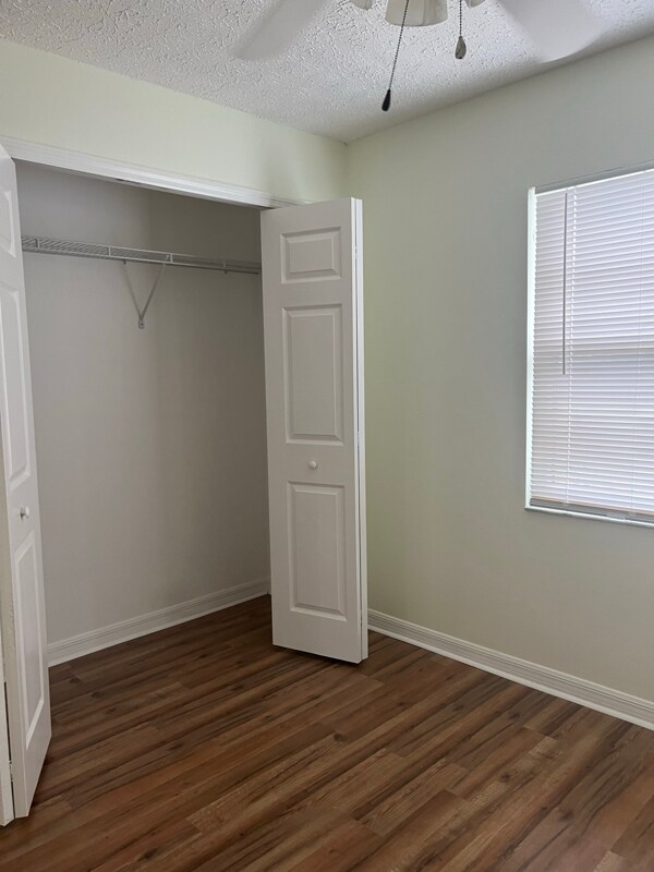 Foto del edificio - 8622 Brackenwood Dr