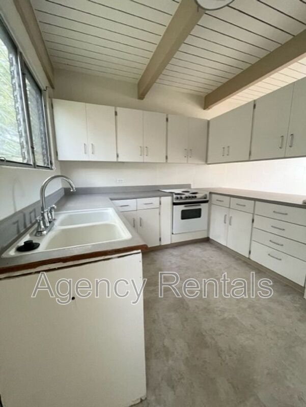 Building Photo - 4154 Keanu St