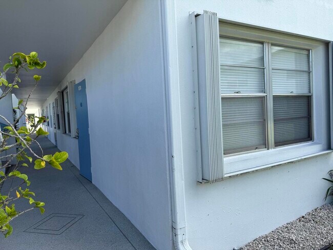 Foto del edificio - 132 Newport I