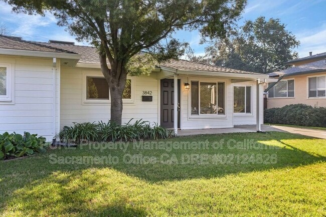 Foto del edificio - 3844-3844 Arden Wy