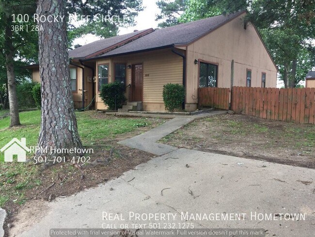 Building Photo - COMFORTABLE AND CONVENIENT DUPLEX