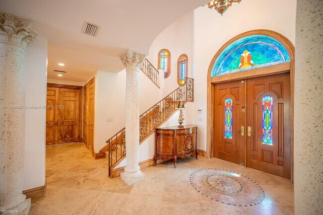 Foto del edificio - 6 br, 6.5 bath House - 1251 SE 14th St