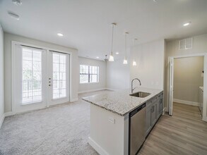 Building Photo - Carriage Homes on the Lake