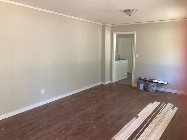 Foto del edificio - 1906 Shamrock Dr