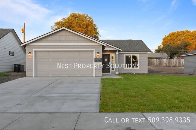 Building Photo - HALF OFF FIRST MONTH'S RENT!!!!  Brand New...