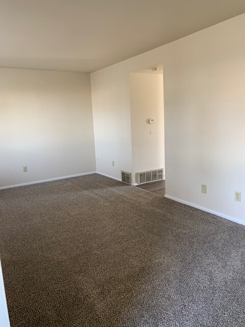 Building Photo - 622 W Walnut St